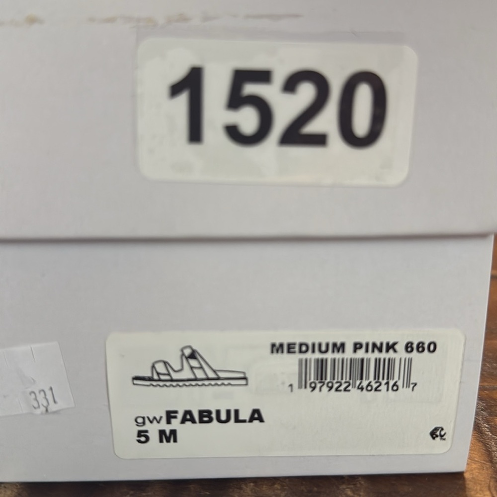 GUESS Fabula Lug-Sole Logo Footbed Sandals Slip On Metallic Pink NEW Size 5 - Picture 10 of 10